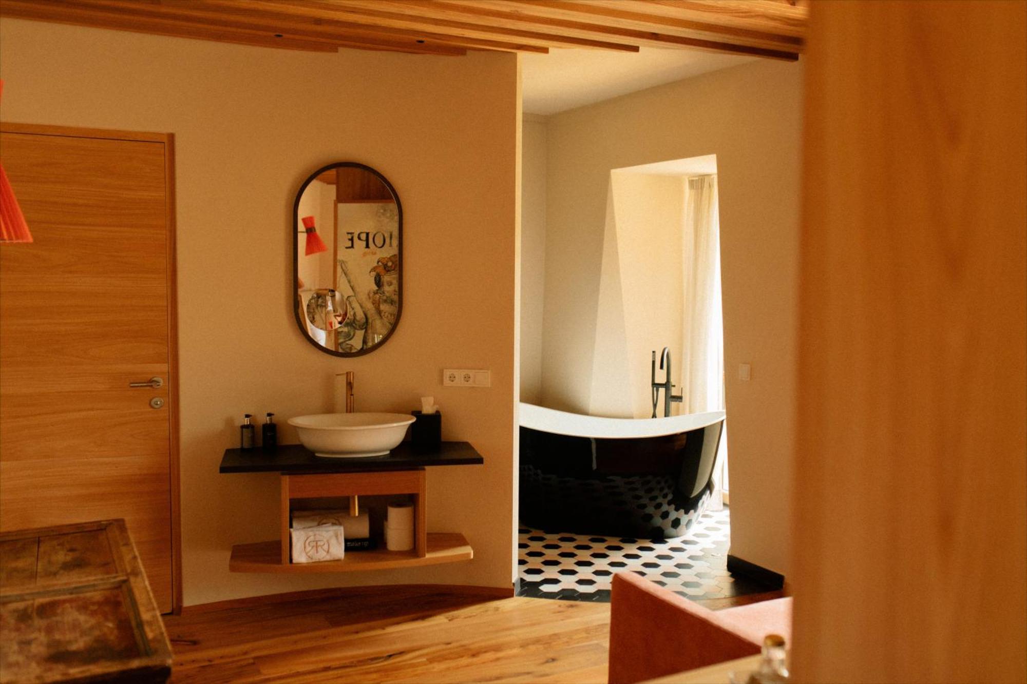 Langenmantel Historic Suites แตร์เมโน ภายนอก รูปภาพ